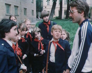 Советское детство - кадр из фильма Гостья из будущего